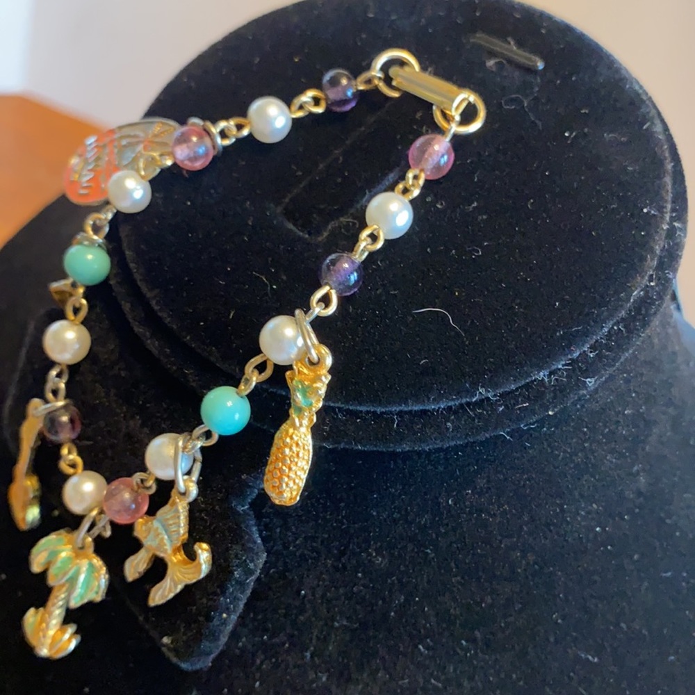 VTG 60’s gold tone Hawaii souvenir charm bracelet - Picture 4 of 7